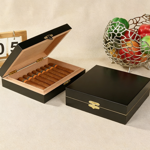 Cigar Box-Black Article