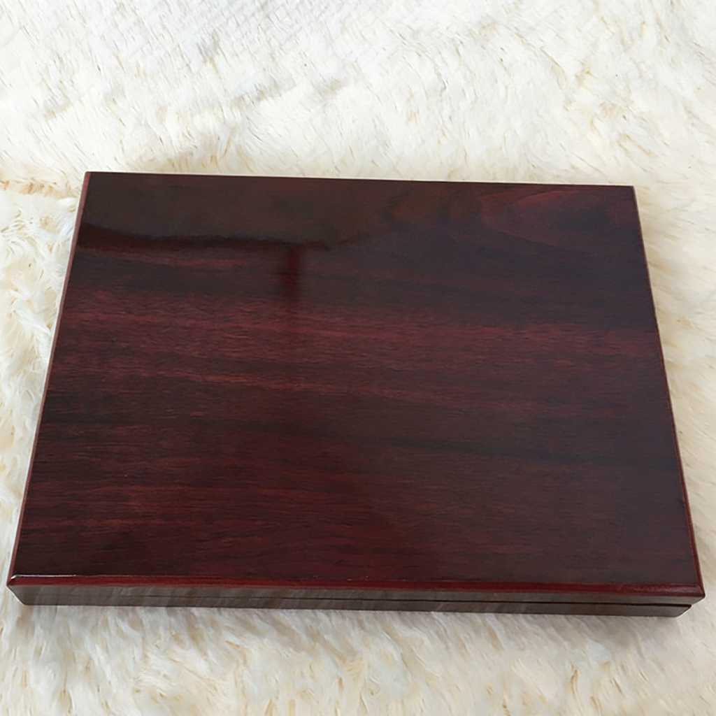 Cigar Box-Red Vine Article
